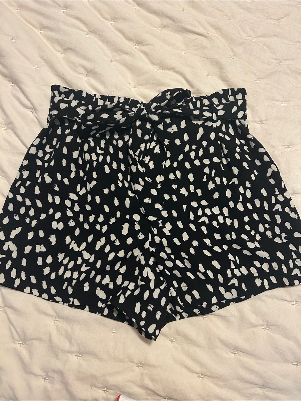 Boutique Black and White Printed Paperbag Waist Women's Shorts NWOT size L